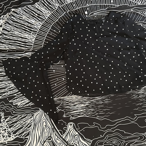 Elegant sheer black & silver stars bell sleeve women’s Forever 21 blouse sz L - Picture 3 of 8